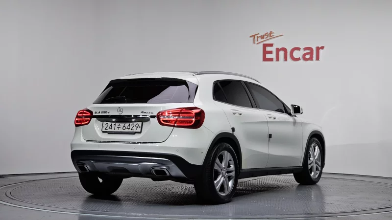 Mercedes-Benz GLA-Class