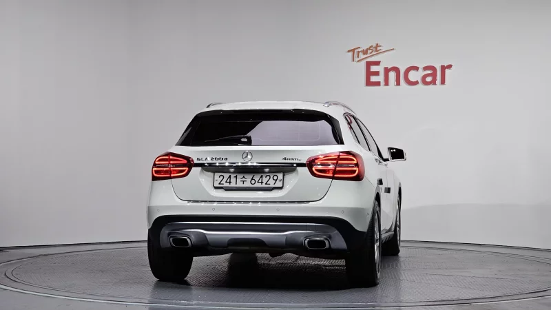 Mercedes-Benz GLA-Class