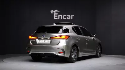 Lexus CT200h