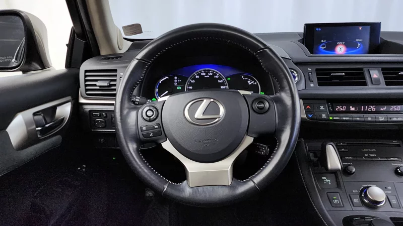 Lexus CT200h