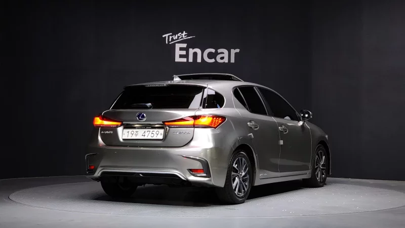 Lexus CT200h