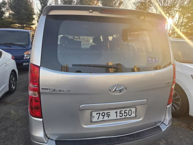 Hyundai Starex
