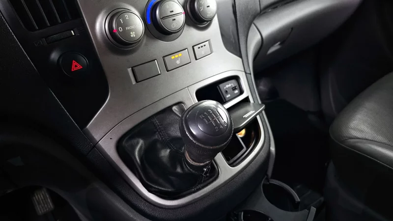 Hyundai Starex