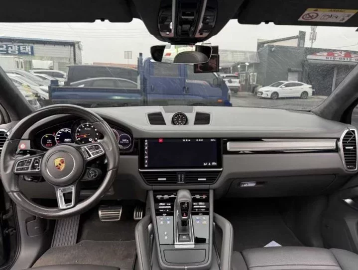 Porsche CAYENNE