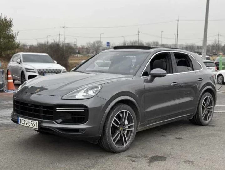 Porsche CAYENNE