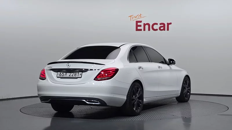 Mercedes-Benz C-Class