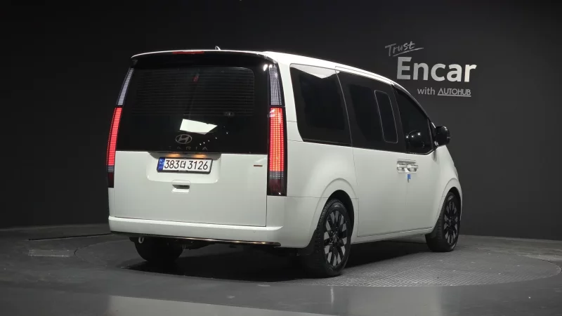 Hyundai Staria
