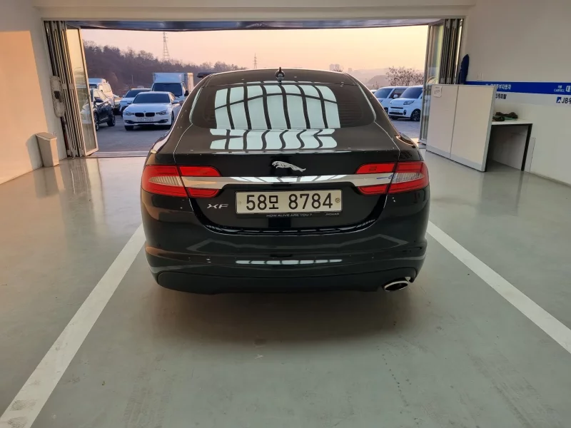 Jaguar XF