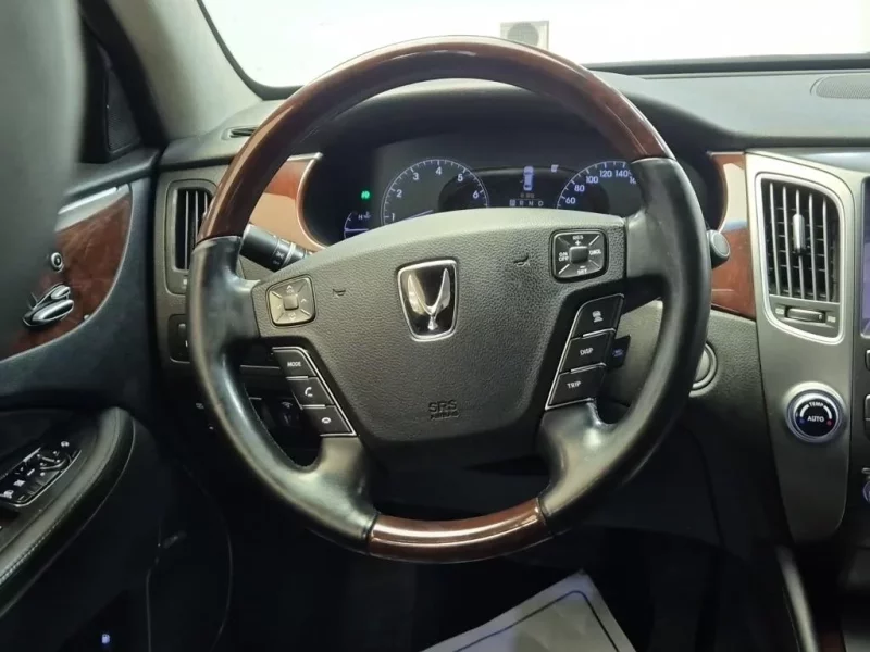 Hyundai Equus