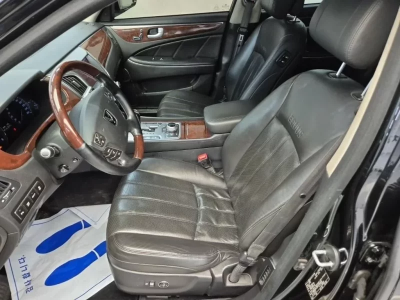 Hyundai Equus