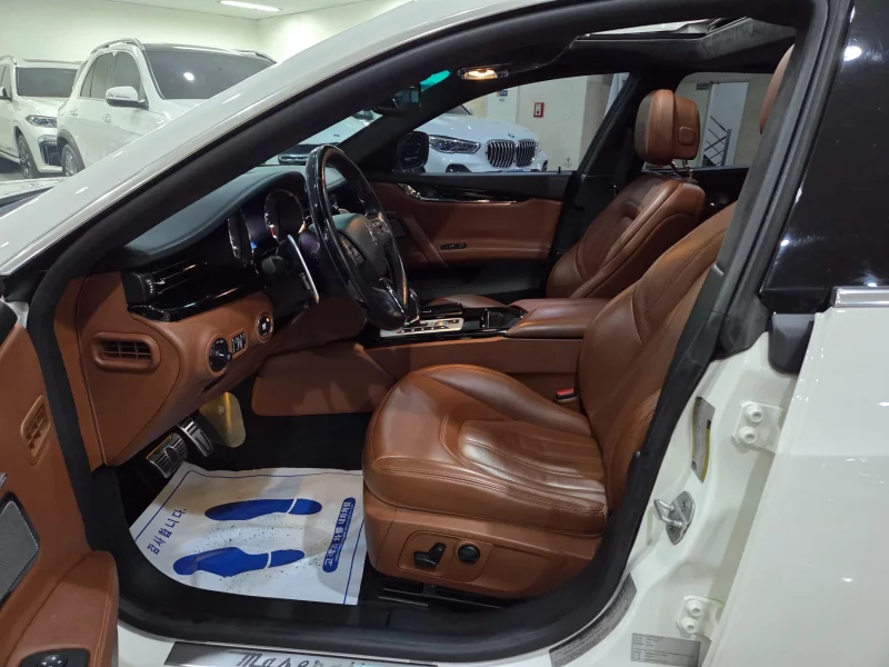 Maserati QUATTROPORTE