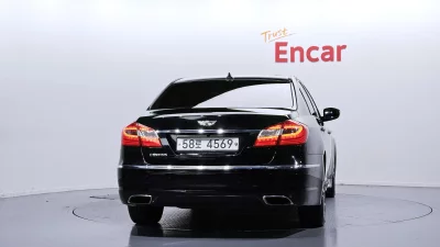 Hyundai Genesis