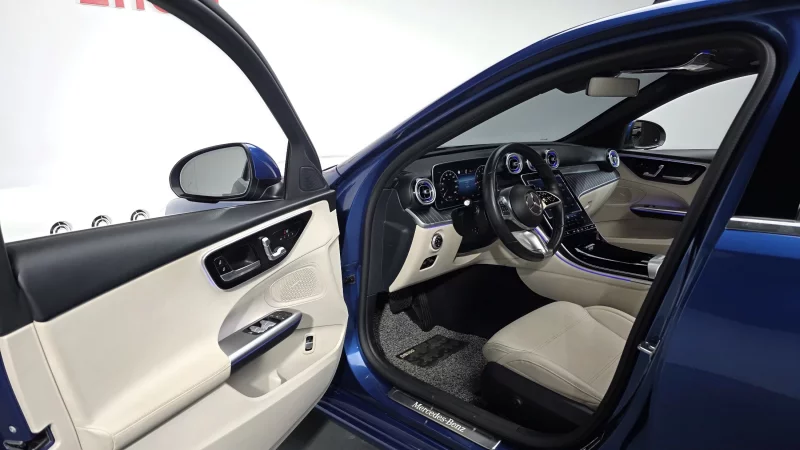 Mercedes-Benz C-Class