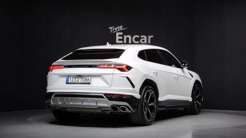 Lamborghini URUS