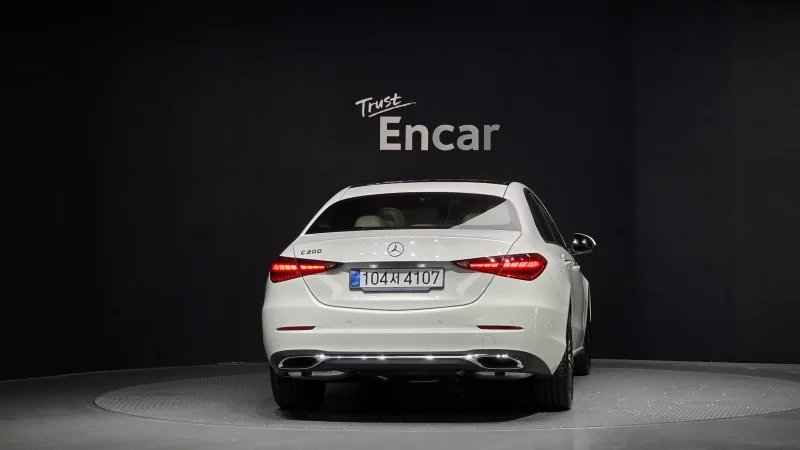 Mercedes-Benz C-Class