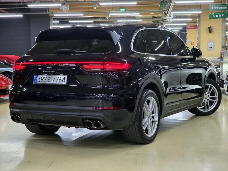 Porsche CAYENNE