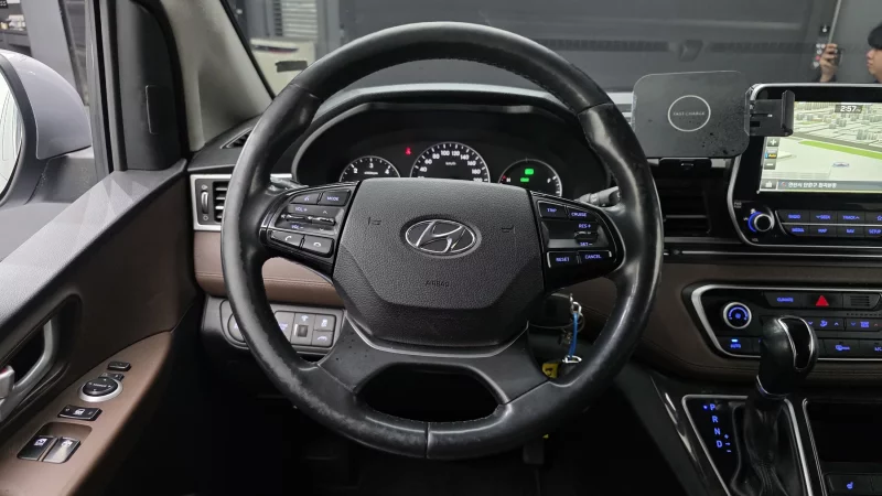 Hyundai Starex