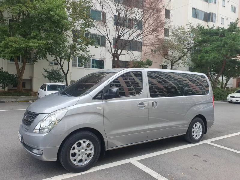 Hyundai Starex