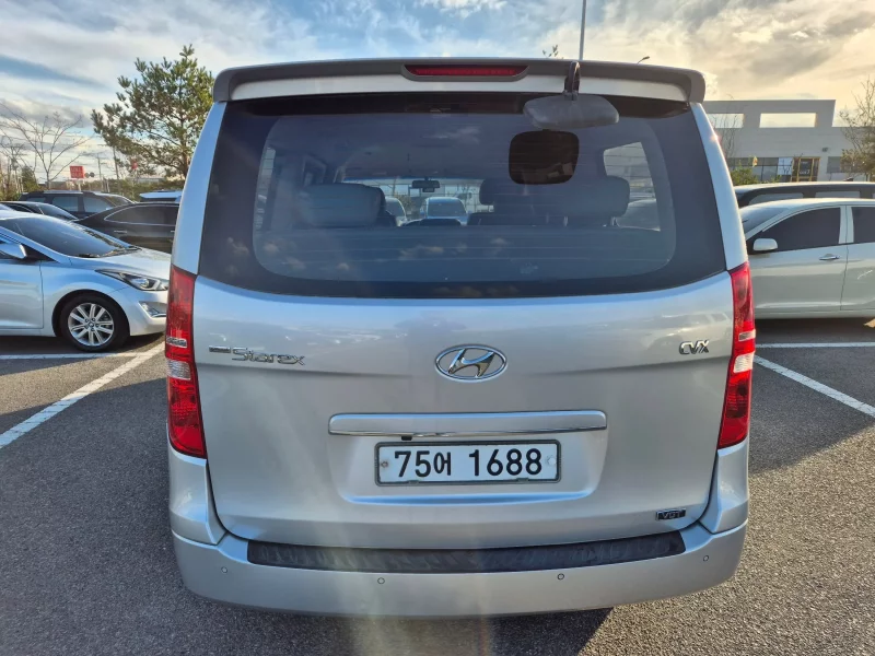 Hyundai Starex