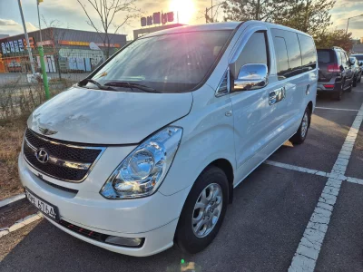 Hyundai Starex
