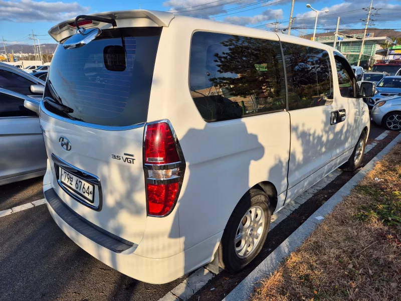 Hyundai Grand Starex