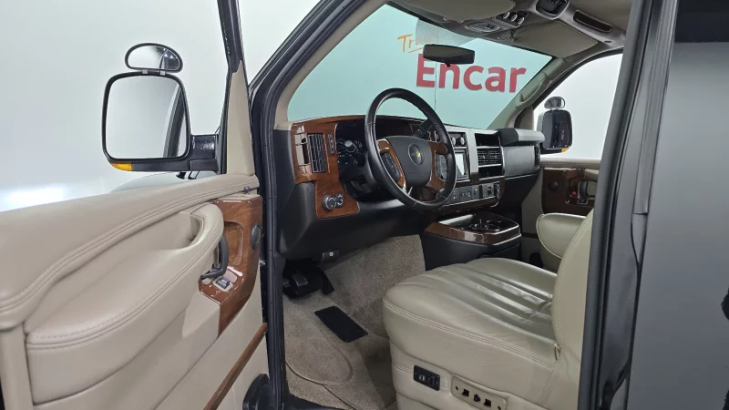 Chevrolet Express Van