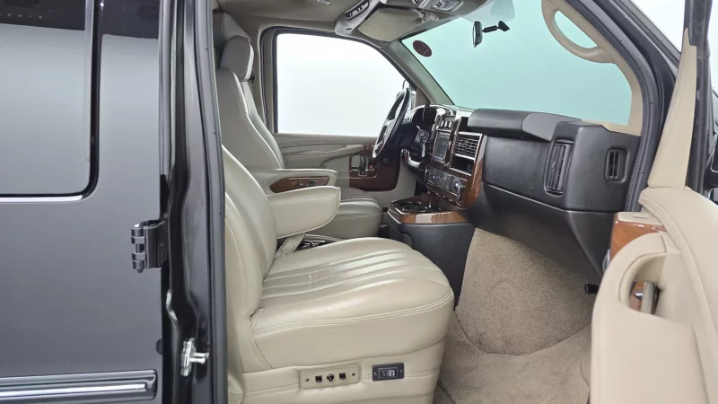 Chevrolet Express Van