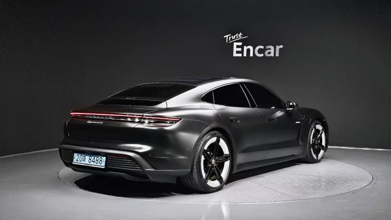 Porsche TAYCAN