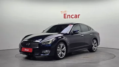 Infiniti Q70