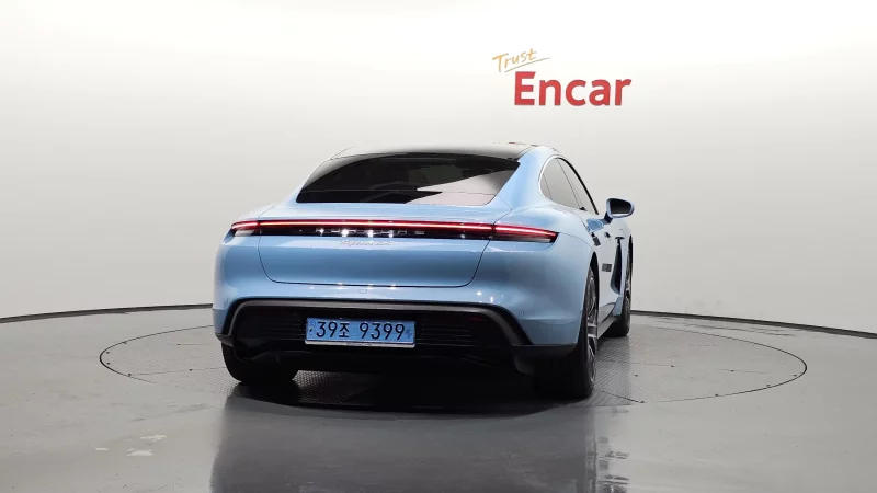 Porsche TAYCAN