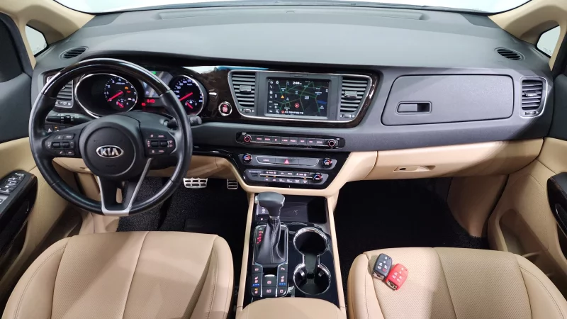 Kia Carnival