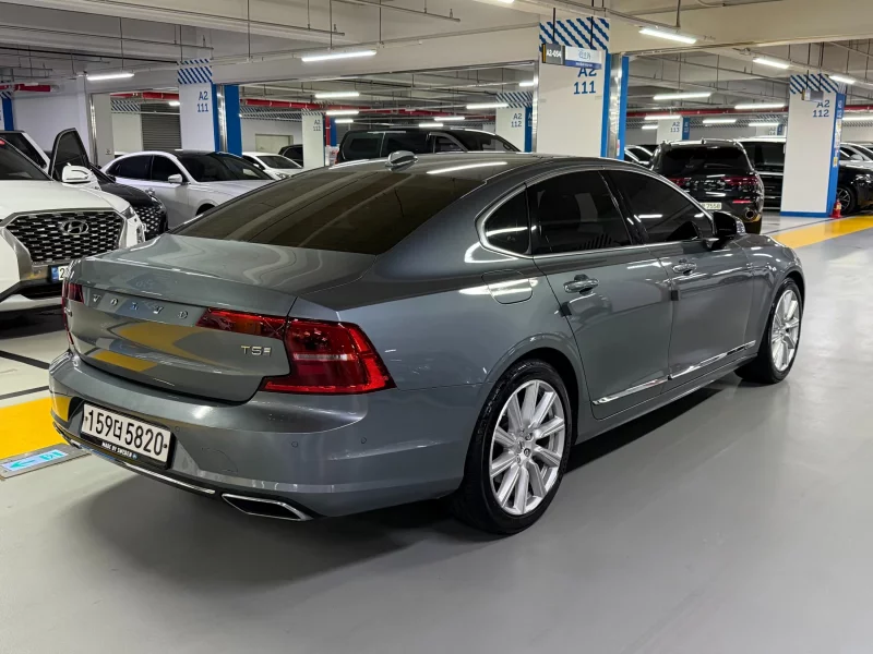 Volvo S90