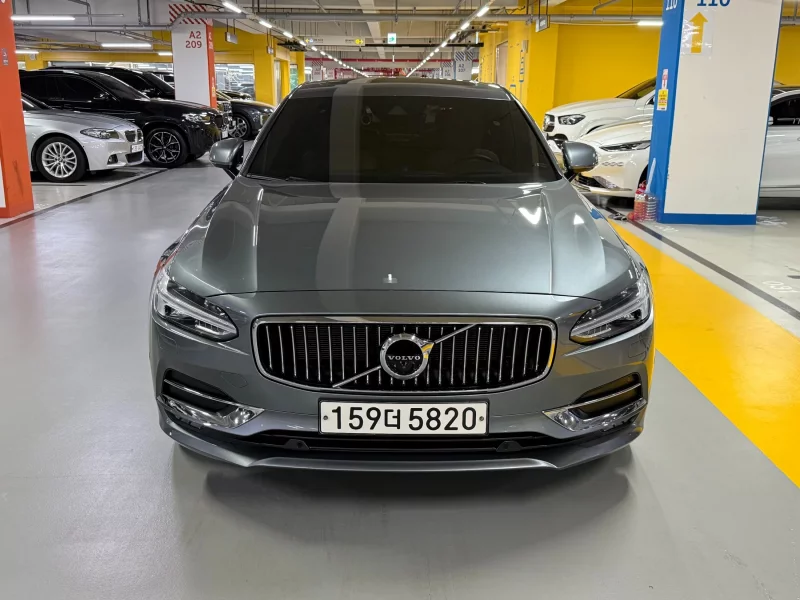 Volvo S90