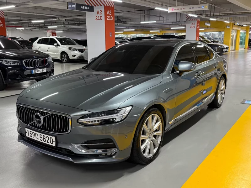 Volvo S90