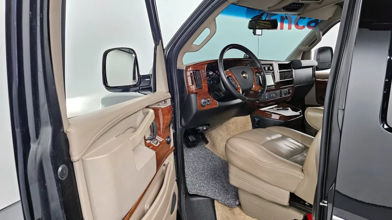 Chevrolet Express Van
