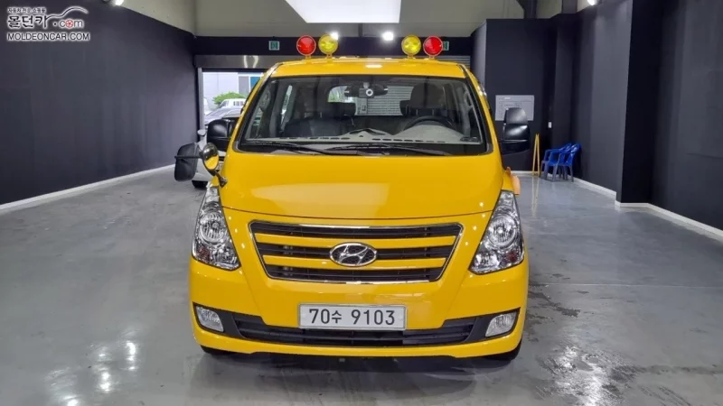 Hyundai Starex