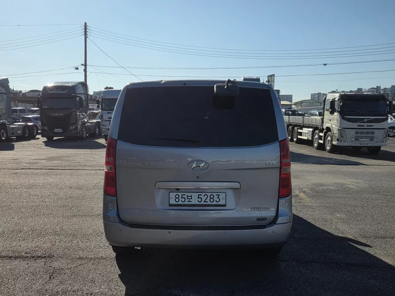 Hyundai Starex