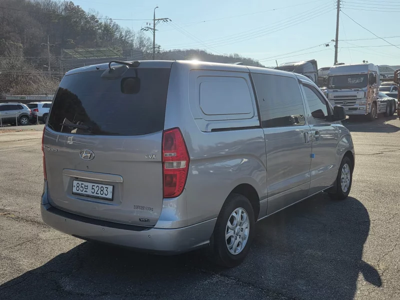 Hyundai Starex