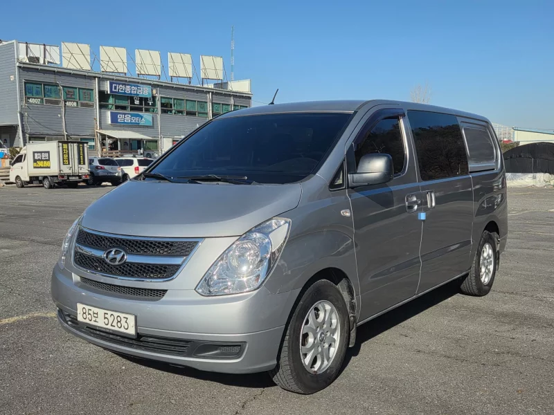 Hyundai Starex