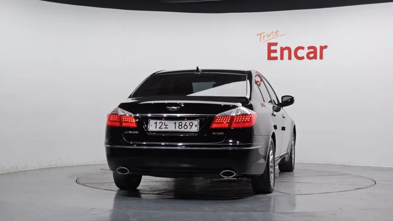 Hyundai Genesis