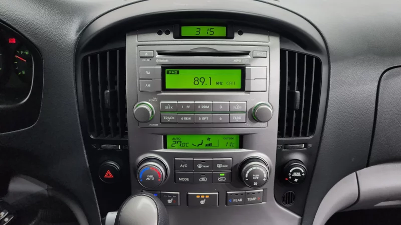 Hyundai Starex