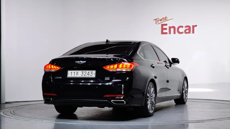 Hyundai Genesis