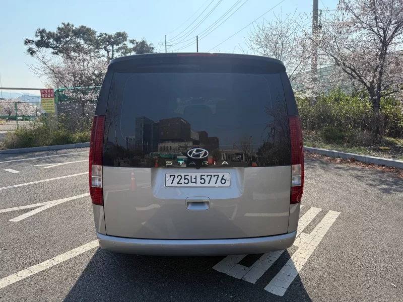 Hyundai Staria