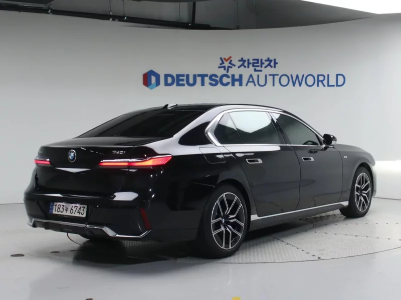 BMW 7-Series