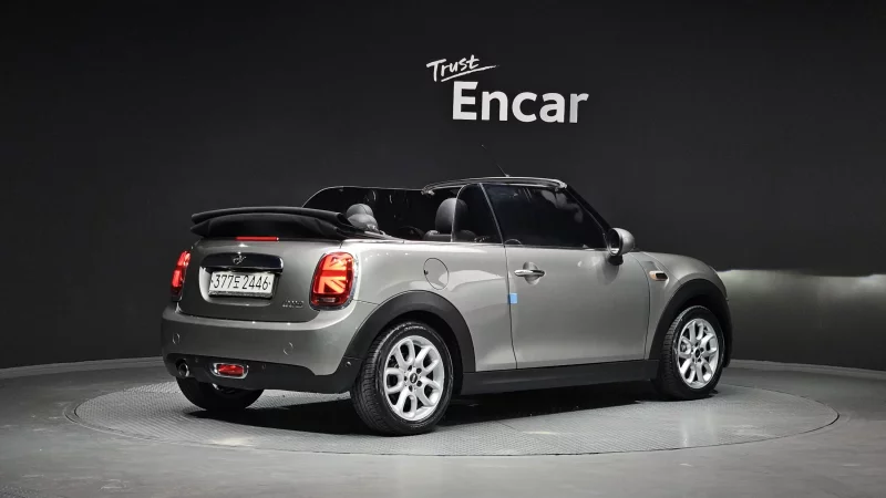 MINI Cooper Convertible