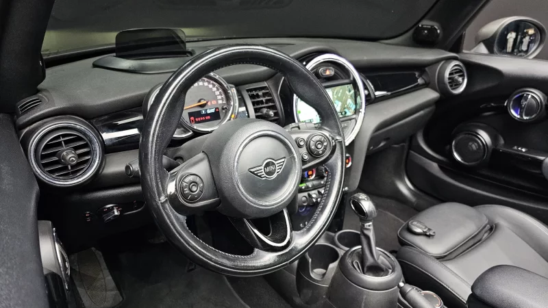 MINI Cooper Convertible