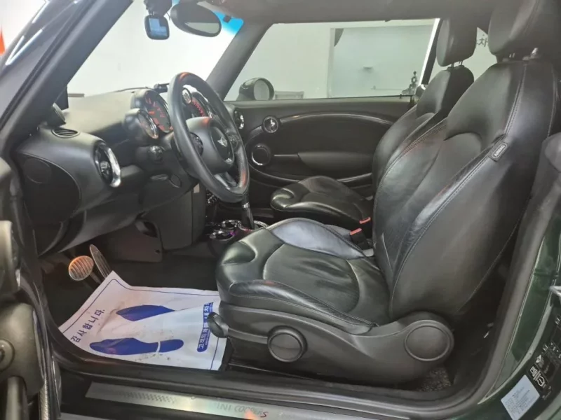 MINI Cooper Convertible