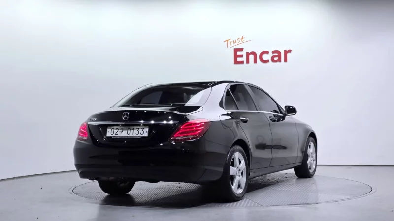 Mercedes-Benz C-Class