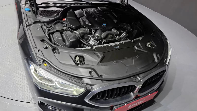 BMW 8-Series