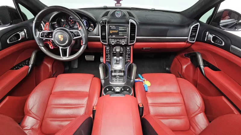 Porsche CAYENNE